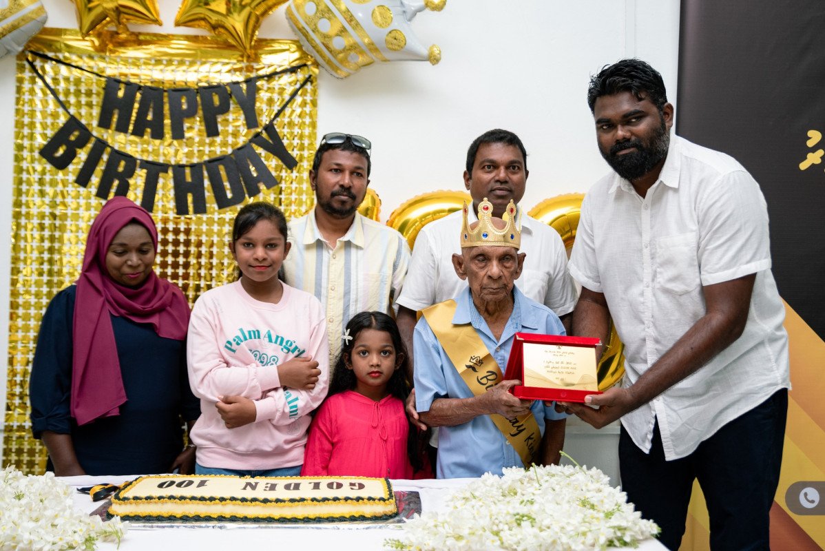 ޢާދަމް އިސްމާއިލް (އާދަމްބެ) އަށް 100 އަހަރު ޢާދަމް އިސްމާއިލް (އާދަމްބެ) އަށް 100 އަހަރު